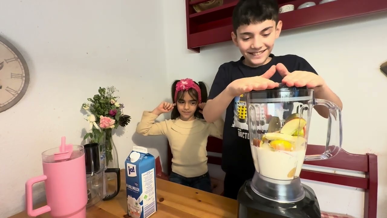 فيتامين السعادة معي انا عمرو وأختي ريّان😍