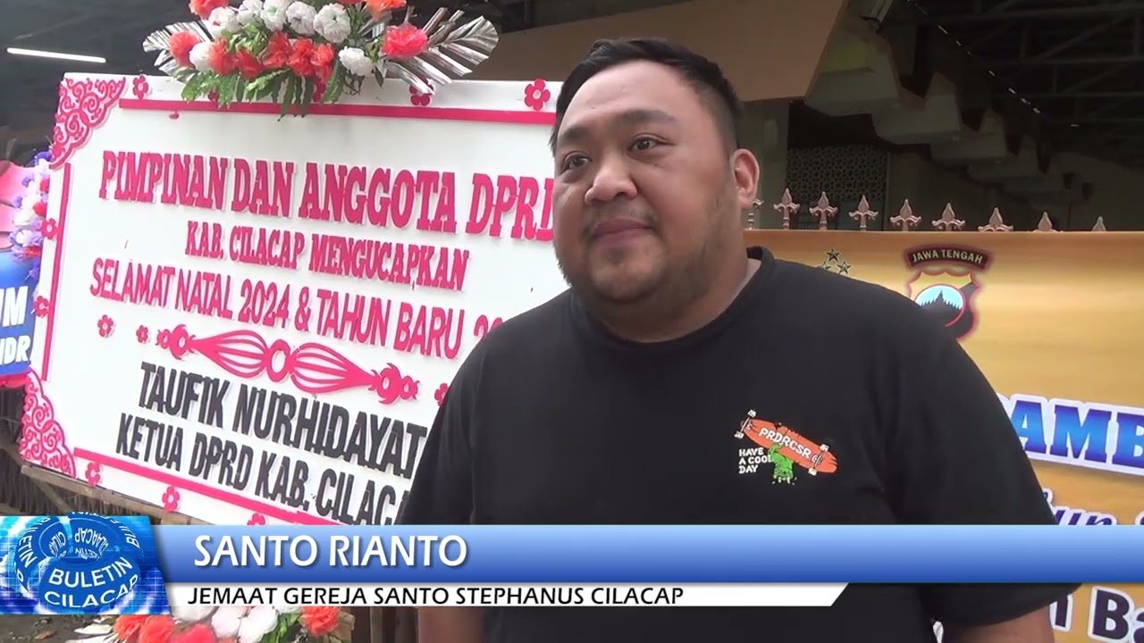 Karang Bunga Natal dan Tahun Baru dariTaufik Nurhidayat Ketua DPRD Cilacap