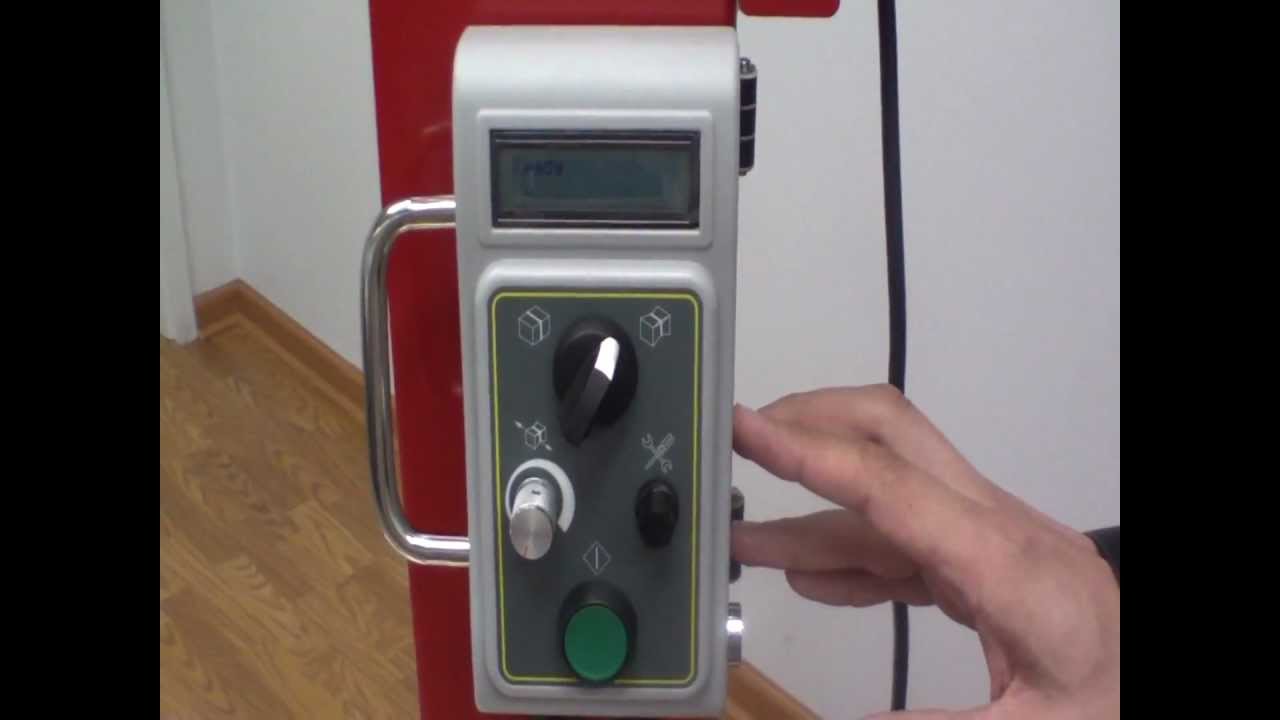 Samuel Strapping Systems' P702 Automatic Plastic Strapping Machine