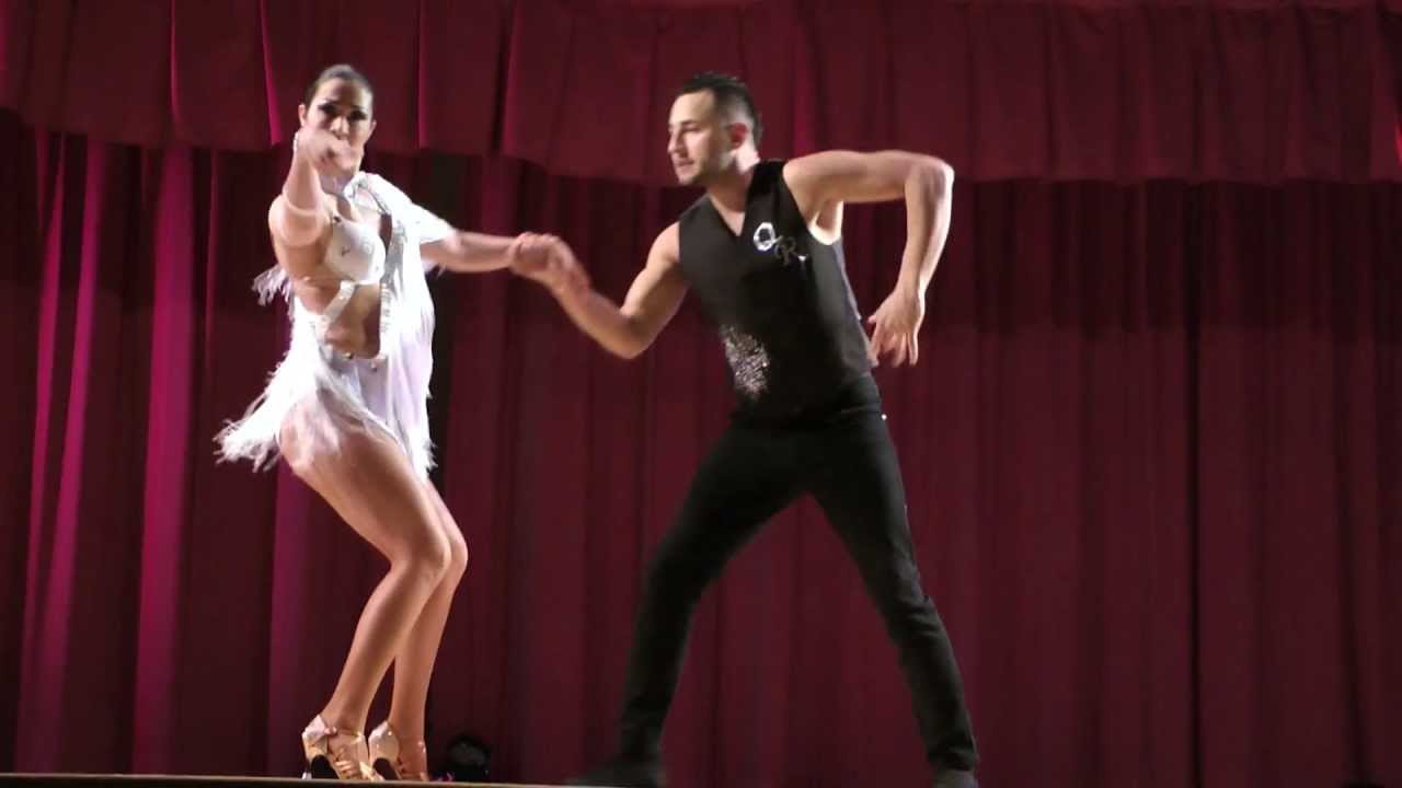 www.QueRicoDance.com Jorge Contreras & Alien Ramirez Bachata Performance in France - Romeo Santos
