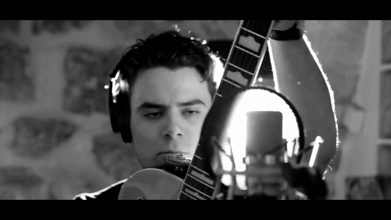 Fiction - Stillness Live Studio LUX