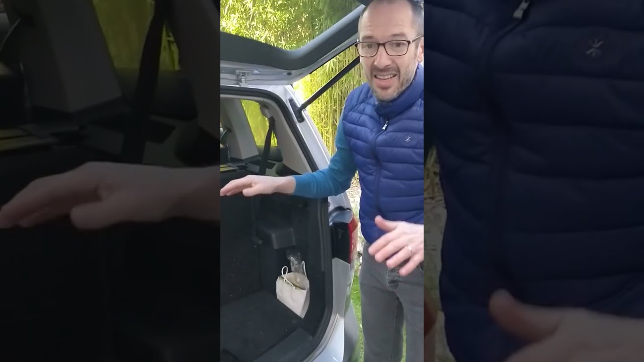 Vidéo Vapodil ou comment nettoyer la moquette dans une voiture ?
