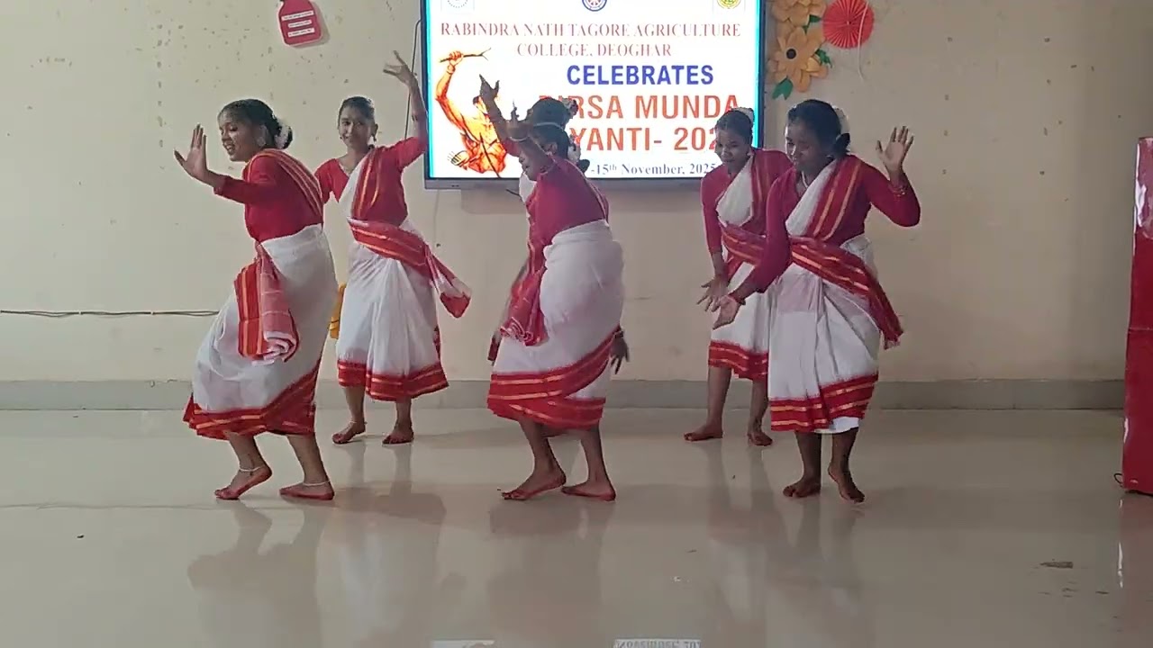 Dance performance by junior girls 