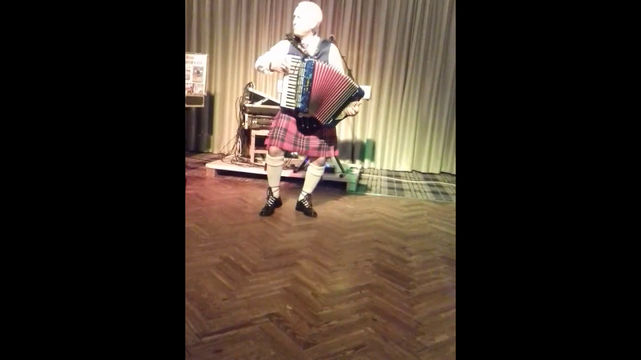 Ronnie Ross at Highland Hotel Strathpeffer -Scottish accordion tunes.