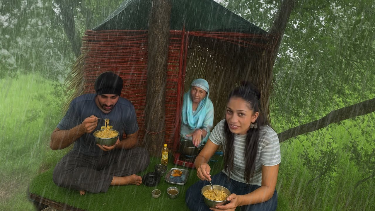 Camping in tree house in heavy Rain ☔️ | Making Paneer Maggi in tree house 🤤😍