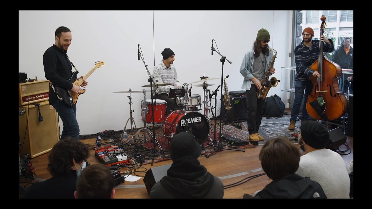 VIDEO PREMIERE: KARU - 'One Beer' (Live at Commerce Bookstore Milan)