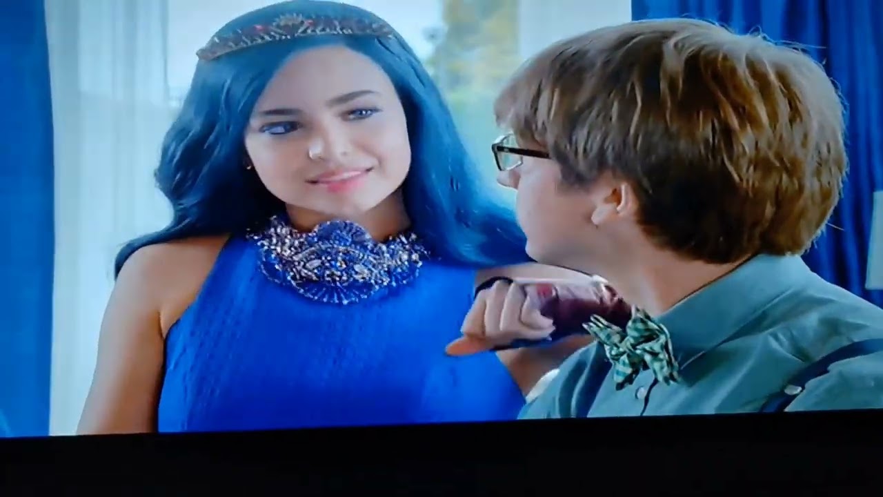 Descendants 2 full movie part 1 reversed 