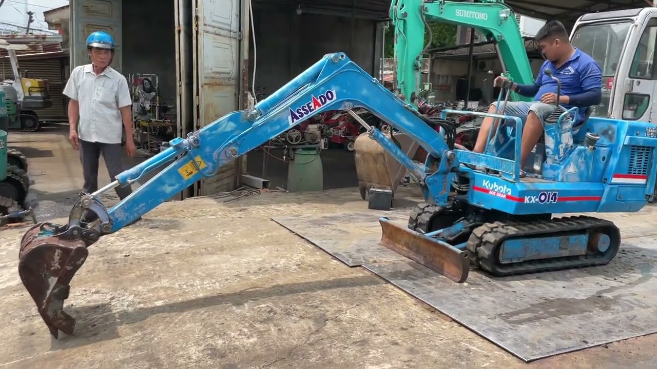 Xe đào mini Kubota Kx-014 lái kẹp hông 3máy bao ngon cho nhà Nông. Ae mua gọi 0844085555 Vũ