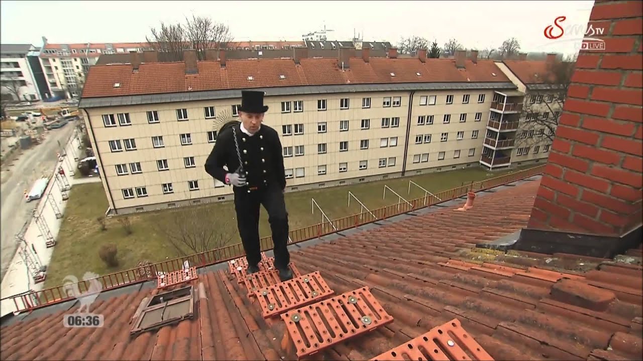 Kaminkehrer in München früh Morgens unterwegs