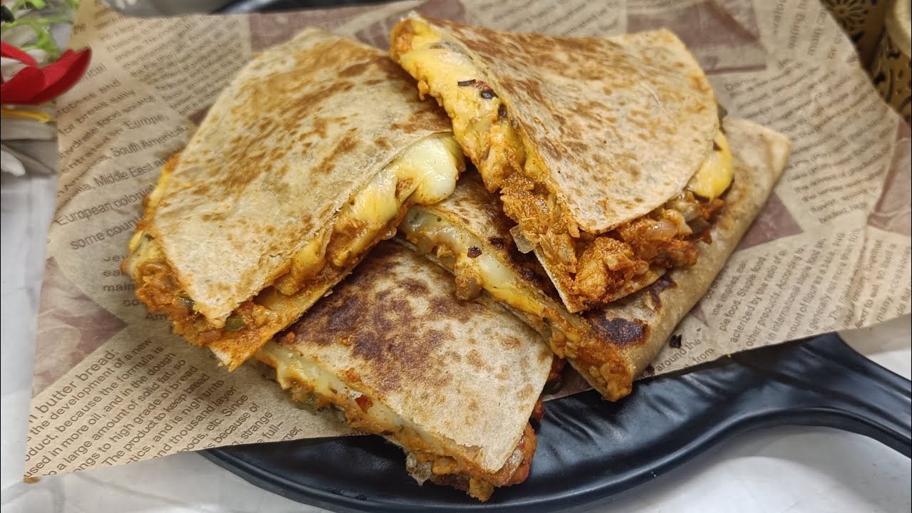 Chicken & Mushroom Folding Pizza | Mouthwatering Recipe must try 