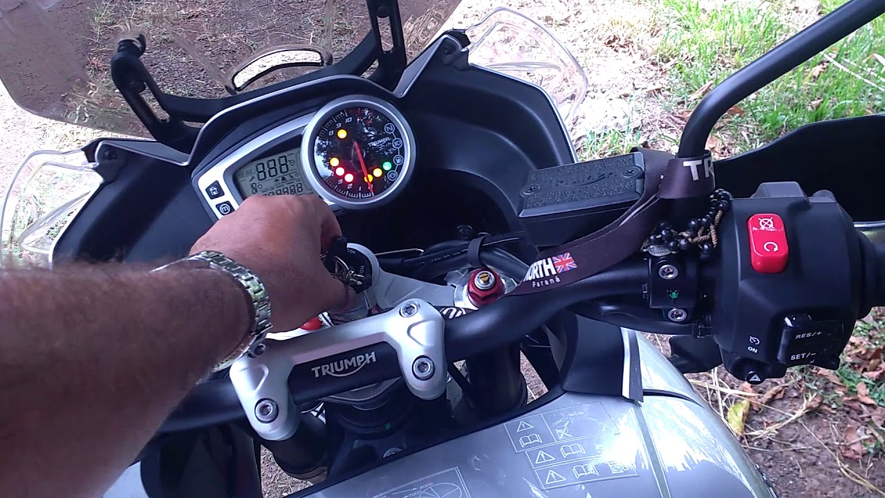 TRIUMPH TIGER 1050