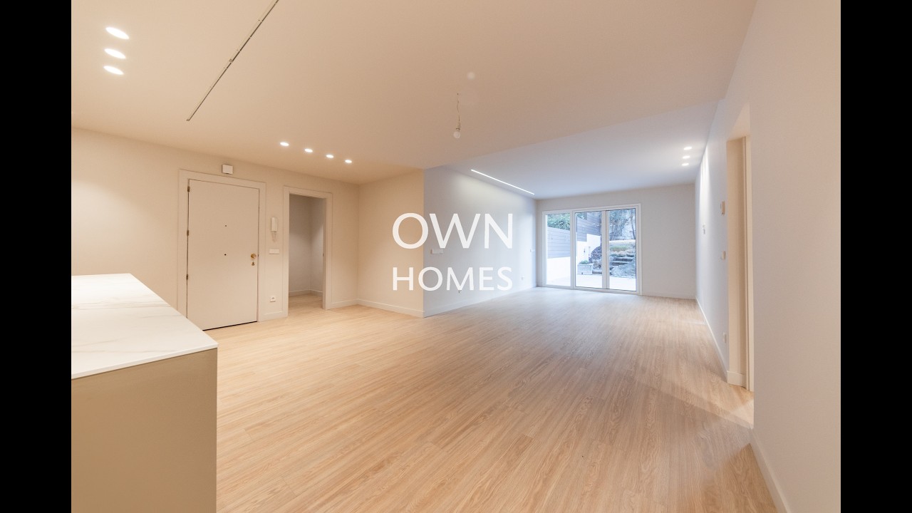 own109  Sunny Terrace Apartment for Sale in Barcelona