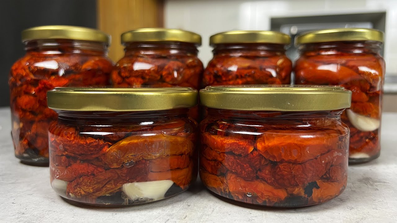 Готовлю ВЯЛЕНЫЕ ПОМИДОРЫ на зиму: так вкусно, что съедаются ещё задолго до зимы. Раскрываю секреты!
