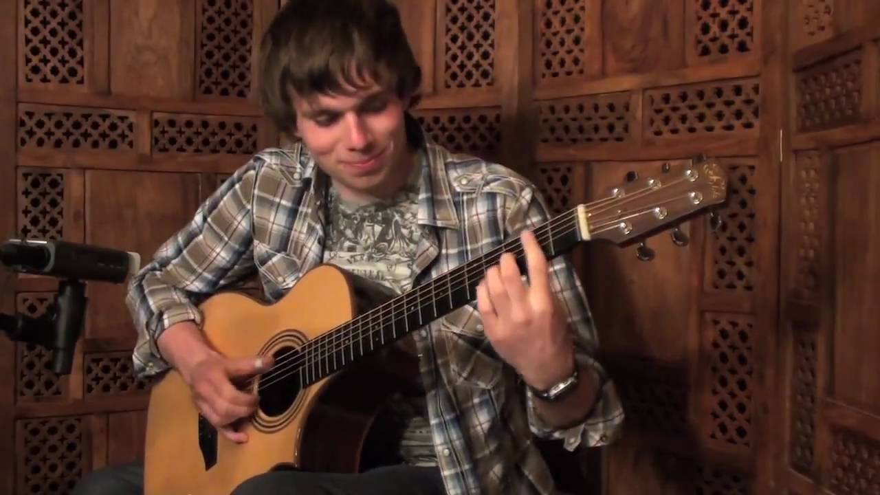 Gareth Pearson - Thriller (Michael Jackson) - Solo Acoustic Guitar