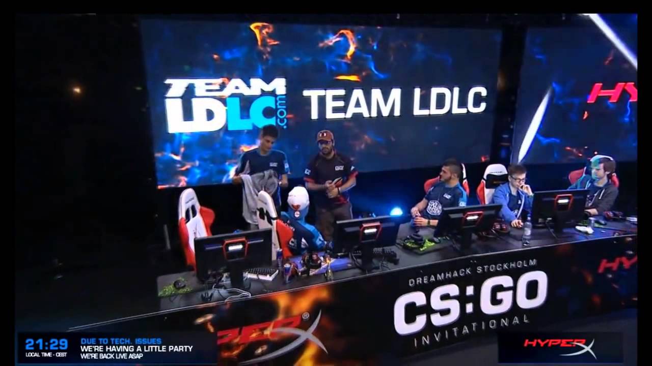 CS:GO   SmithZz Dancing @ Dreamhack 2014
