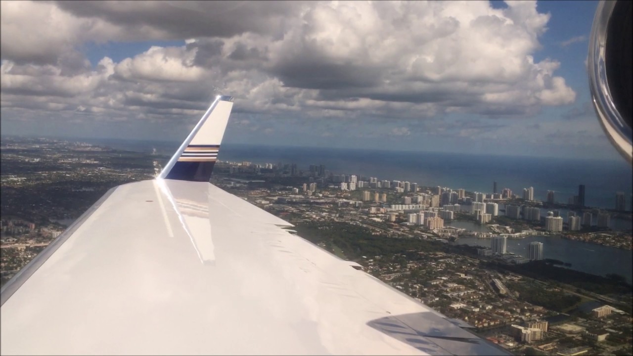 Gulfstream IV-SP Wing View Landing Opa-Locka Executive (KOPF)