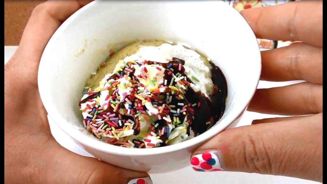Tassenkuchen selber machen - Tassen Kuchen mit Sahne und Schokosoße