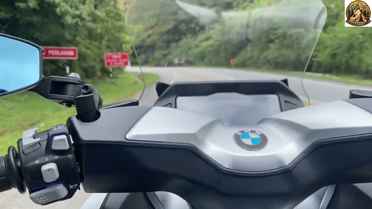 COUPLE RIDE KE CAMERON | SCOOTERIANZ