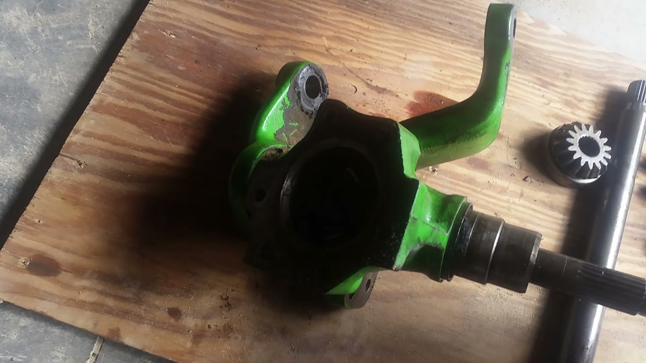 JOHN DEERE 790 Common Front End Problems  - Gear and Bearing Replacement Part 1