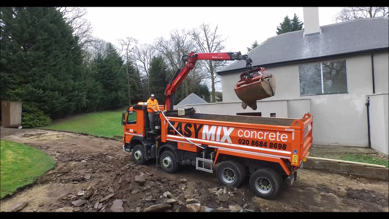 Our Grab Truck In Action In London - EasyMix Concrete UK LTD