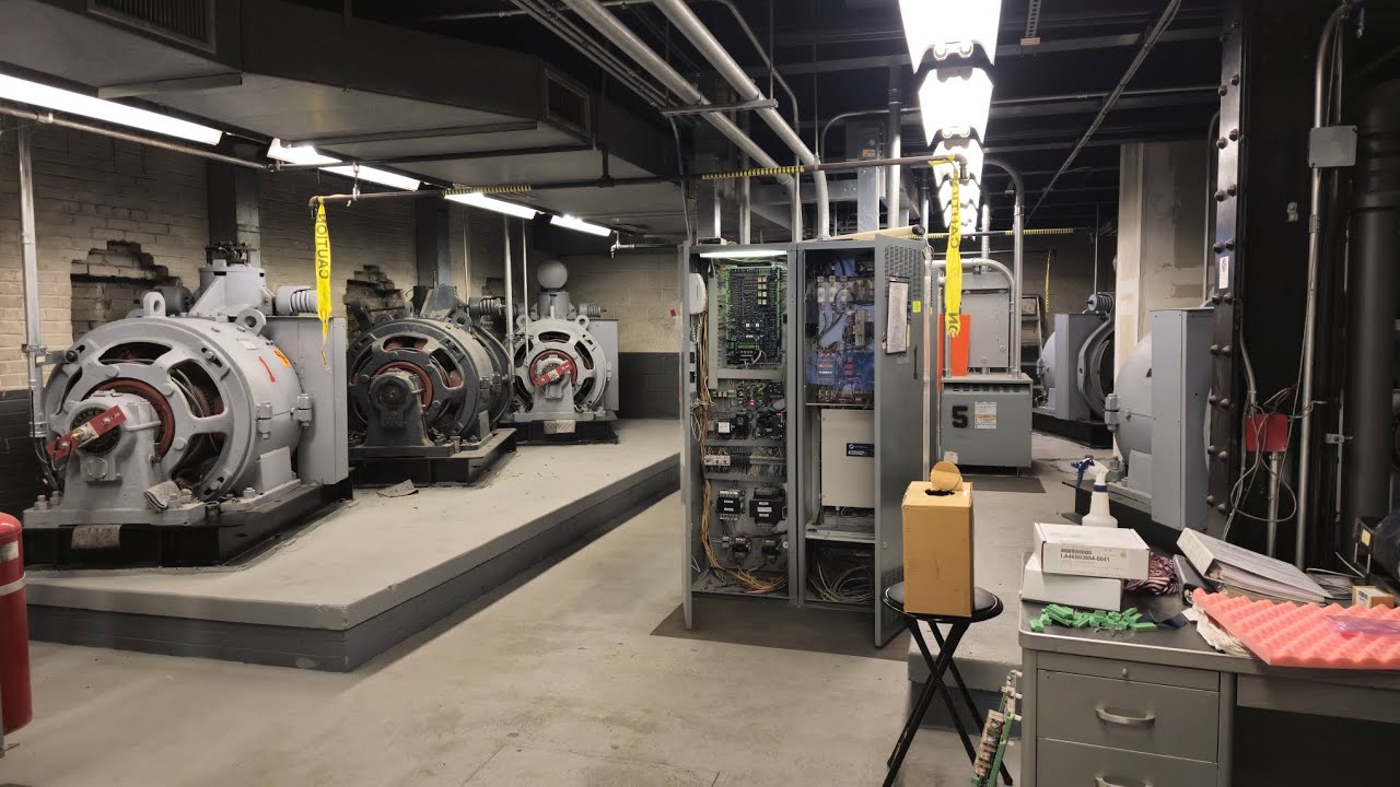 Neat Westinghouse/Generic (GALaxy Controllers) Traction Elevator Machine Room