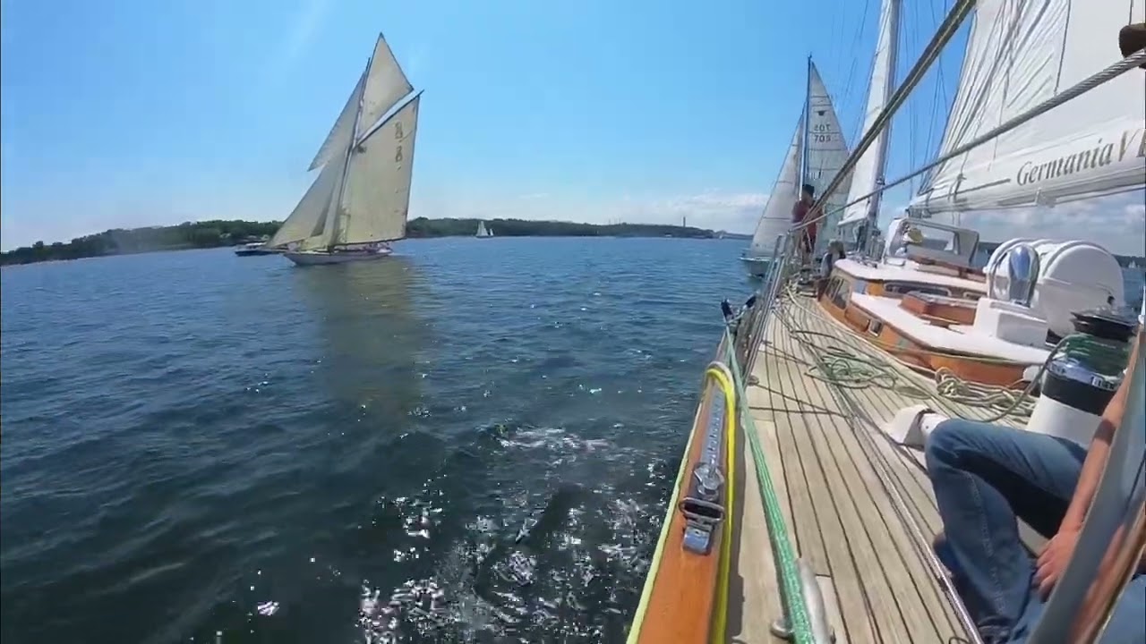 45 Tons Germania VI overtakes lightweight 12mR Yacht at Kieler Woche Race of Classic Boats?