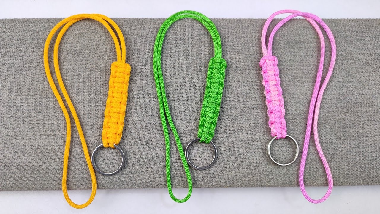 Llavero con cordón de paracord fácil / Cómo hacer un llavero de macramé / Macrame keychain