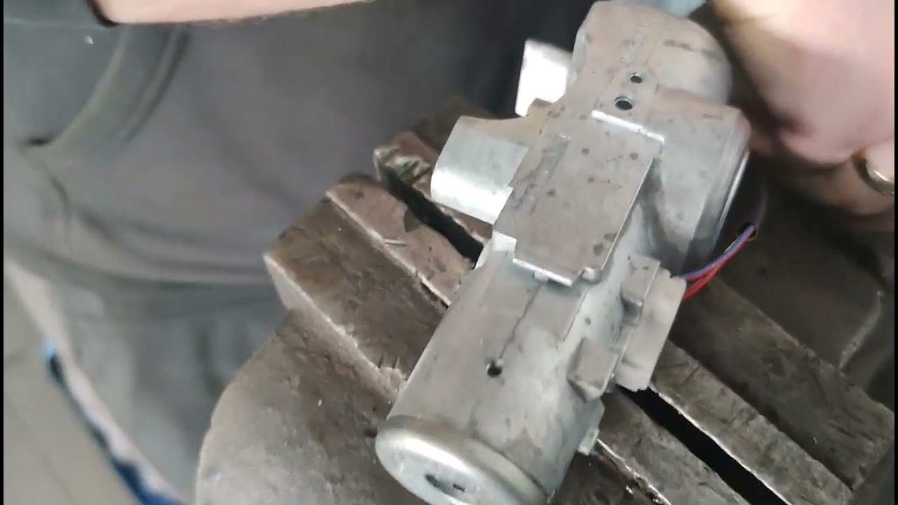 Nissan Qashqai Zündschloss Reparatur, Lenkradsperre, Schlüssel steckt fest