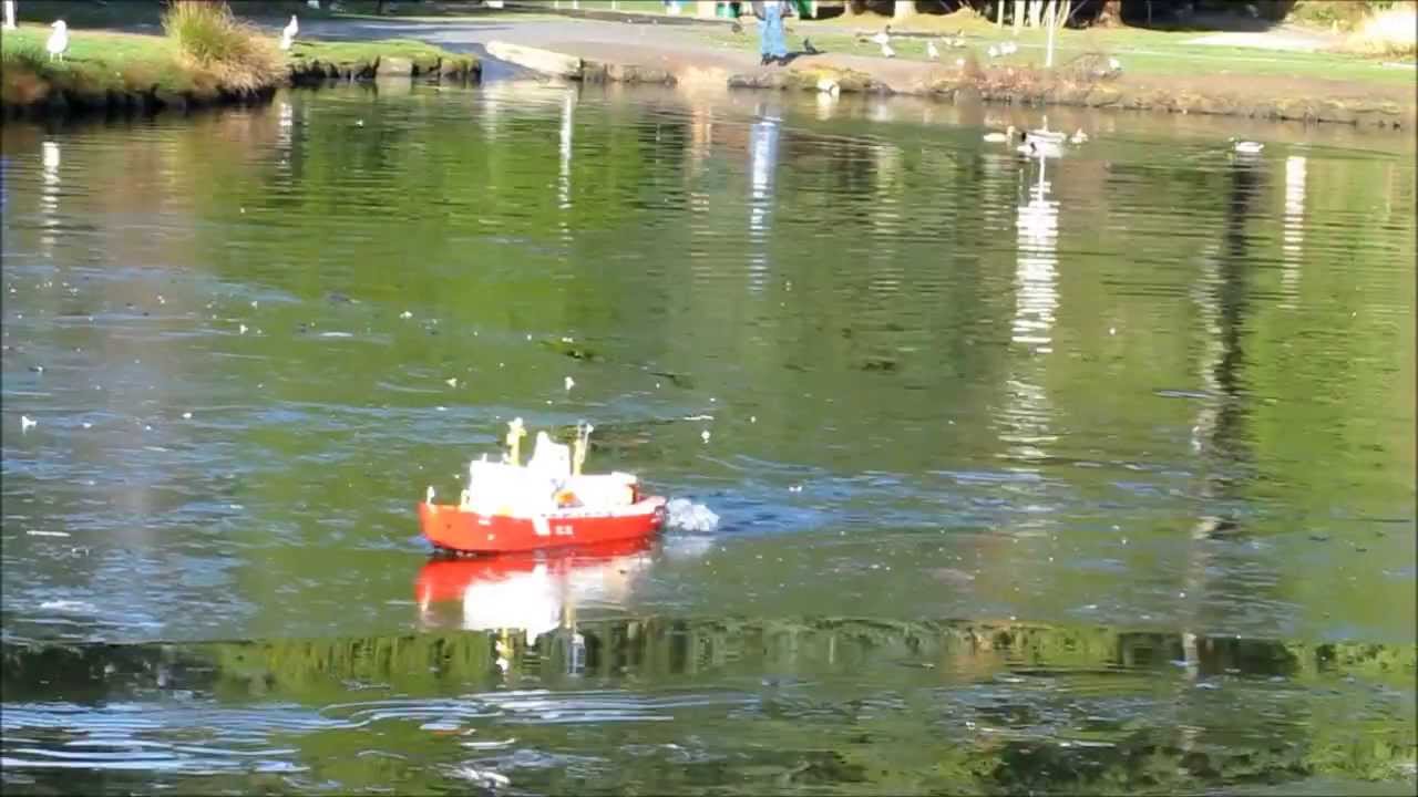 RC Icebreaker Amundsen working the BAMM Pond