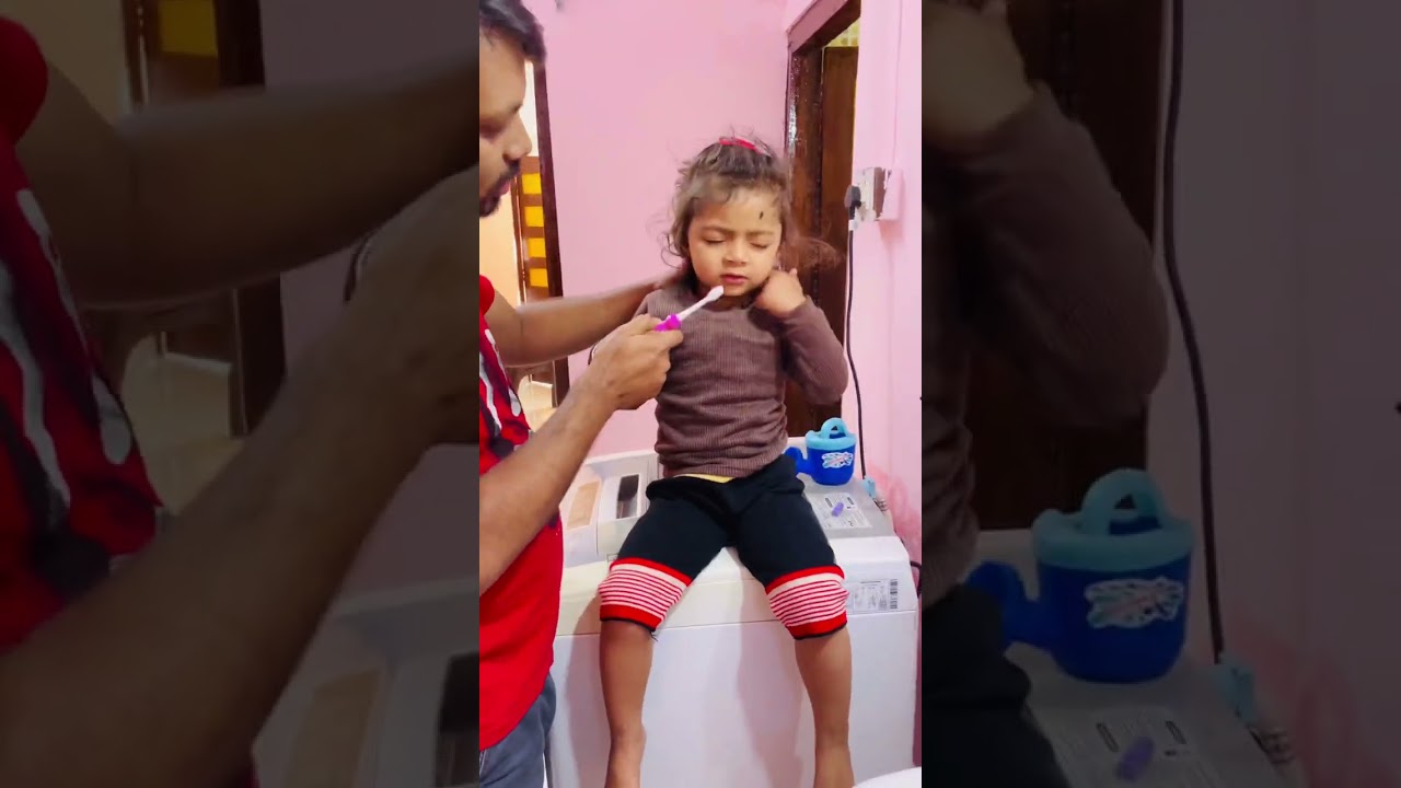 Tooktook ko papa ne early morning jabrjasti teeth 🦷 brush karva diya