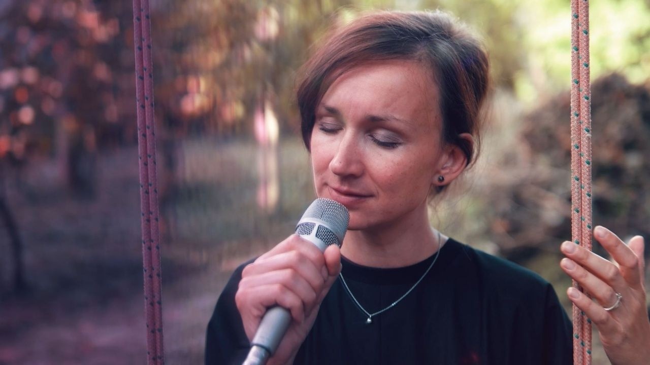 Marie Puttnerov&aacute; &ndash; Krajinou (official video)