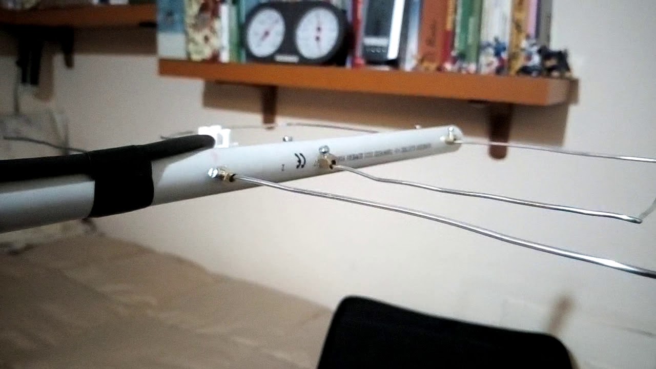 Piccola antenna UHF per radiosonde e ripetitori.