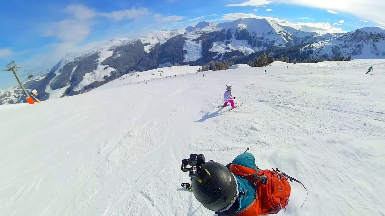 Saalbach Hinterglemm - Austria Ski - Skiing with kids - piste #30 - 2.4 km 454 m down. Wide camera.