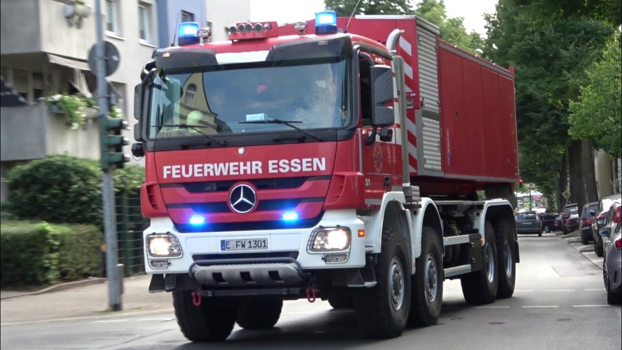 [GROßBRAND in ESSEN!] Einsatzfahrten von Berufs- und Freiwilliger Feuerwehr | 15.08.2022