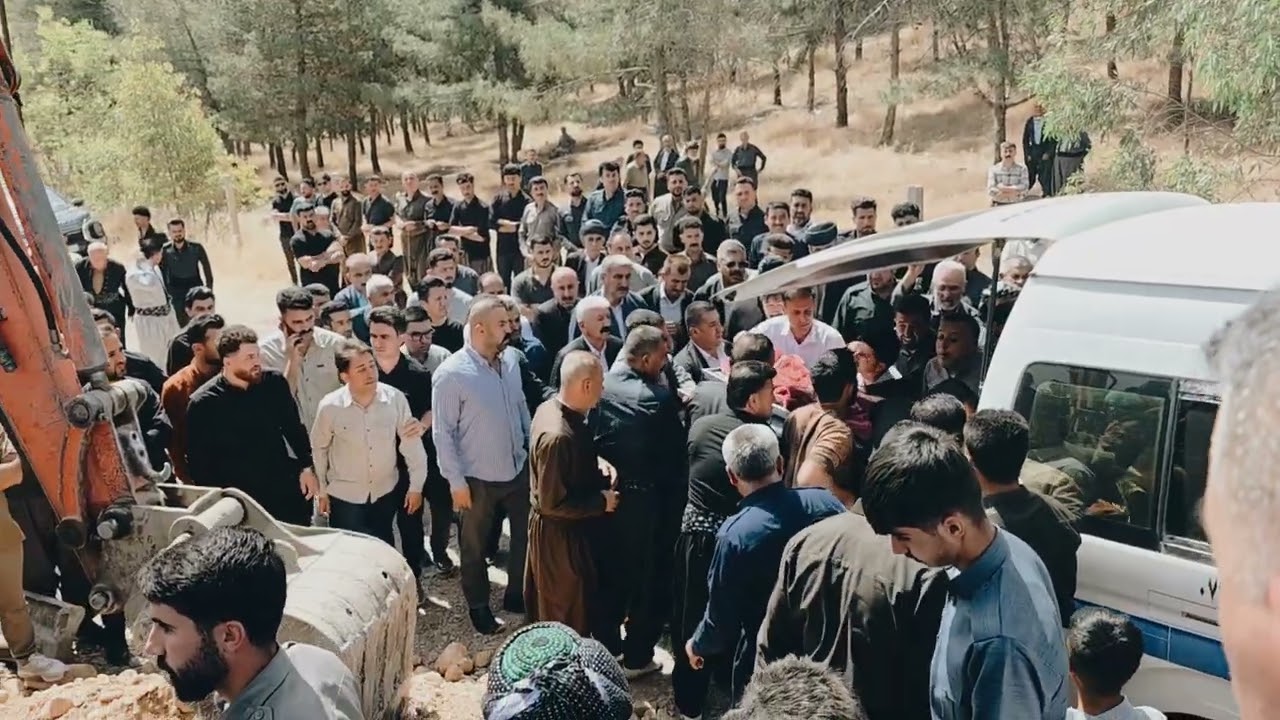 مەراسیمی بەخاکسپاردنی تەرمی هەرێم حەمەساڵح بەڕێوبەری بانکی شارەزوور لە22\5\2025