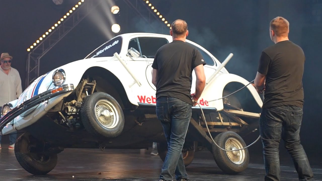 Tuning World Bodensee 2024 Lowrider Bug Dancing Show with Herbie - Motor Burn Fail
