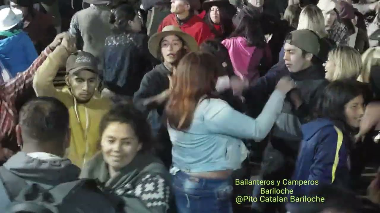 BAILE CAMPERO CON LOS TRAPIALES DEL CHAMAME 6 EN VILLA LLANQUIN