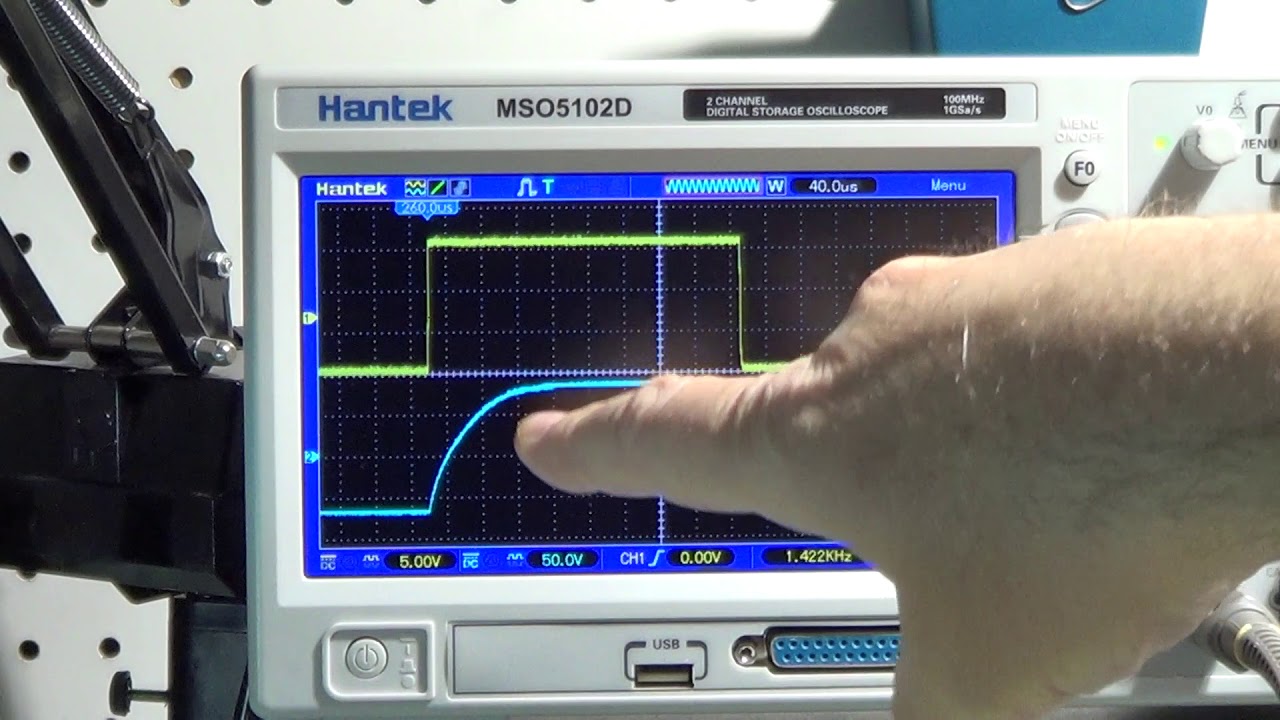 capacitors charge and discharge visualized