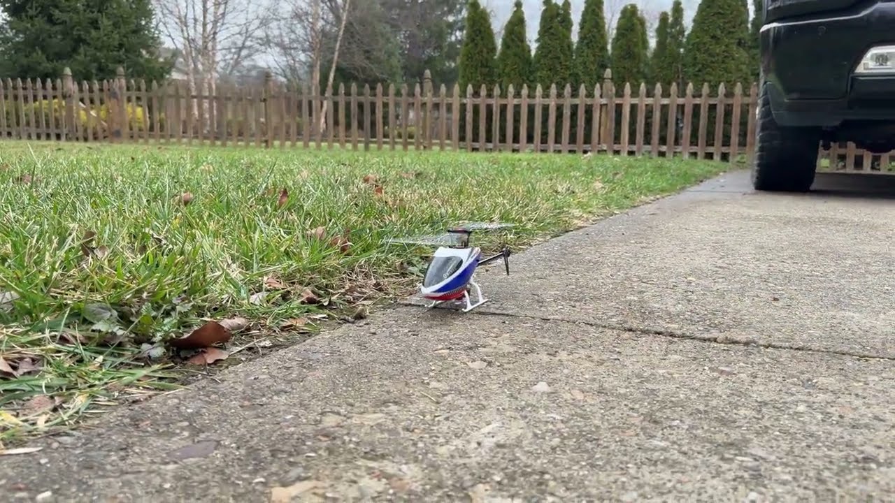 Blade InFusion 120 Backyard Christmas Flying!