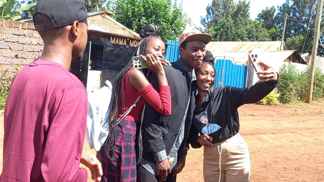 MWIZI WA GITHURAI AKIPATANA NA FIRST YEARS WAKIWA NA BASH😅😅😅
