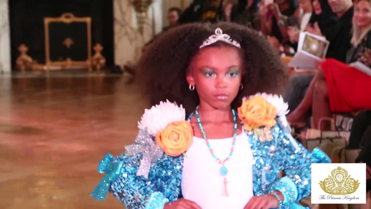 The Princess Kingdom - Tiffany's Fashion week Paris - oct. 2016