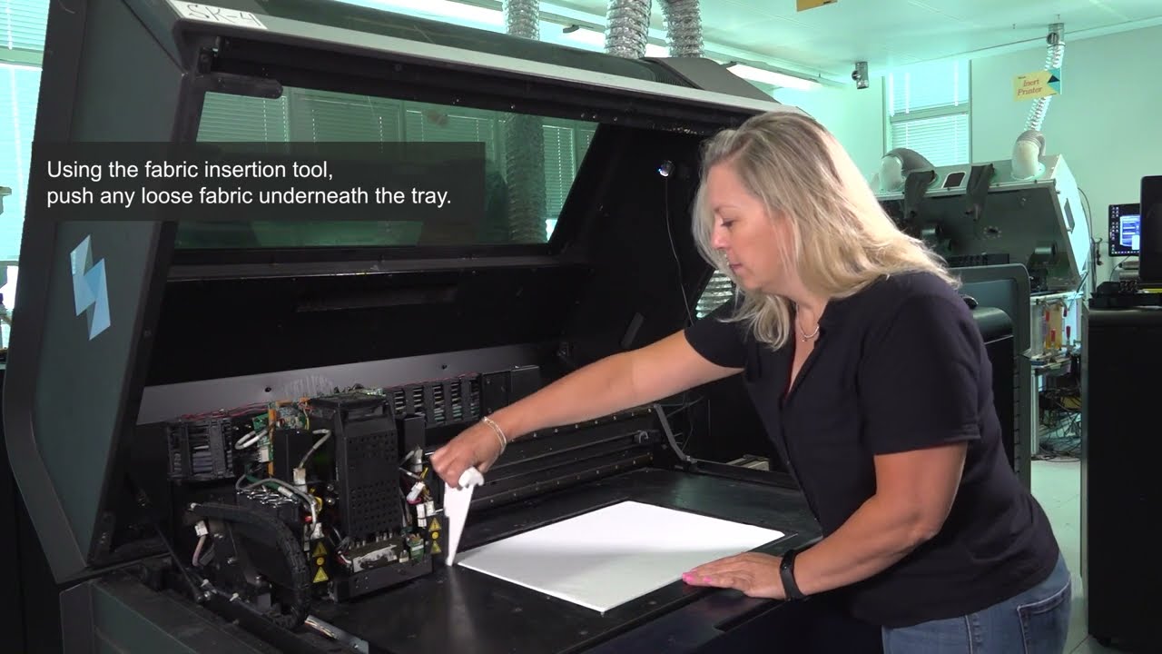 Stratasys Academy | J850 TechStyle: Preparation and Removal with the Use of Adhesive Tap