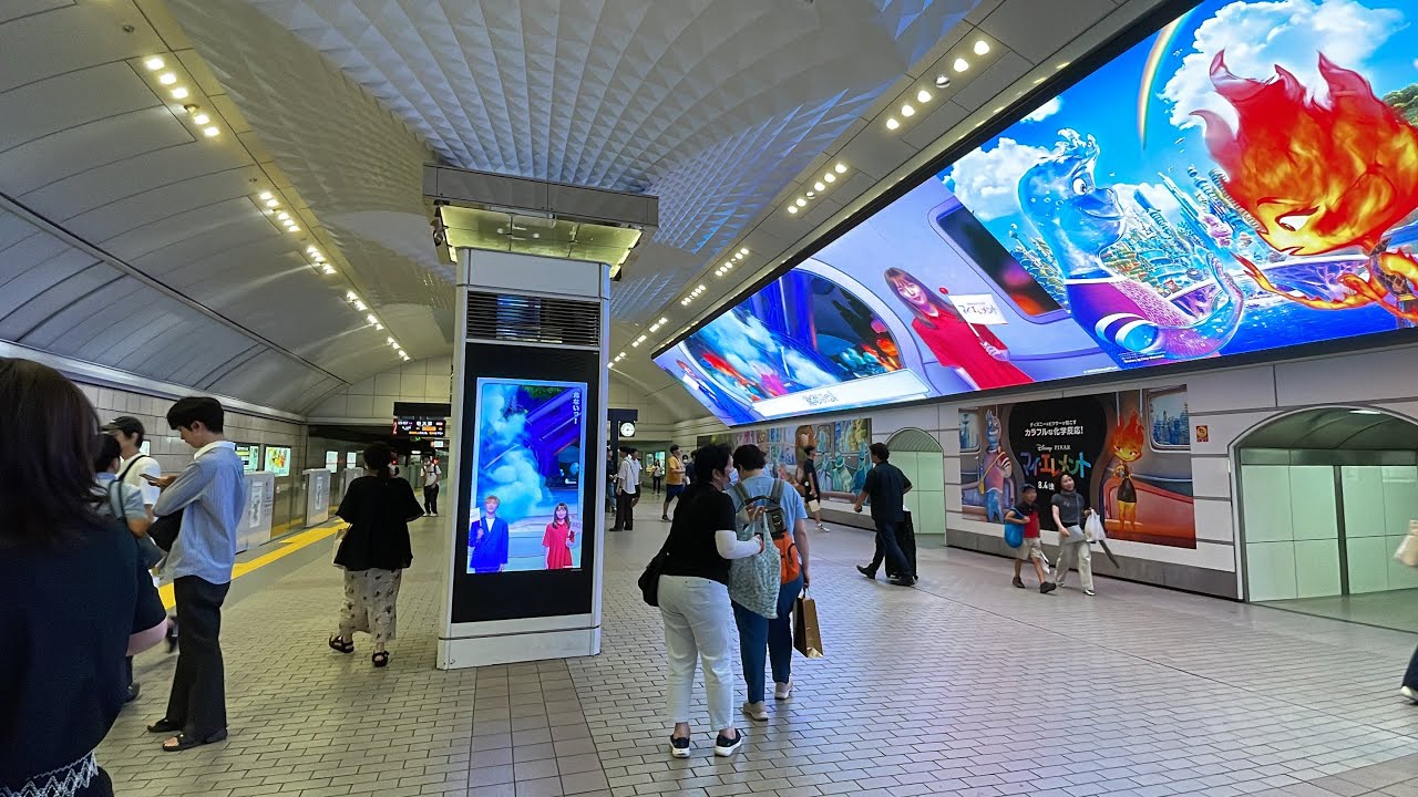 大阪メトロ御堂筋線梅田駅で全ての行先案内表示器がリニューアル完了！駅構内、電車発着風景を観察！