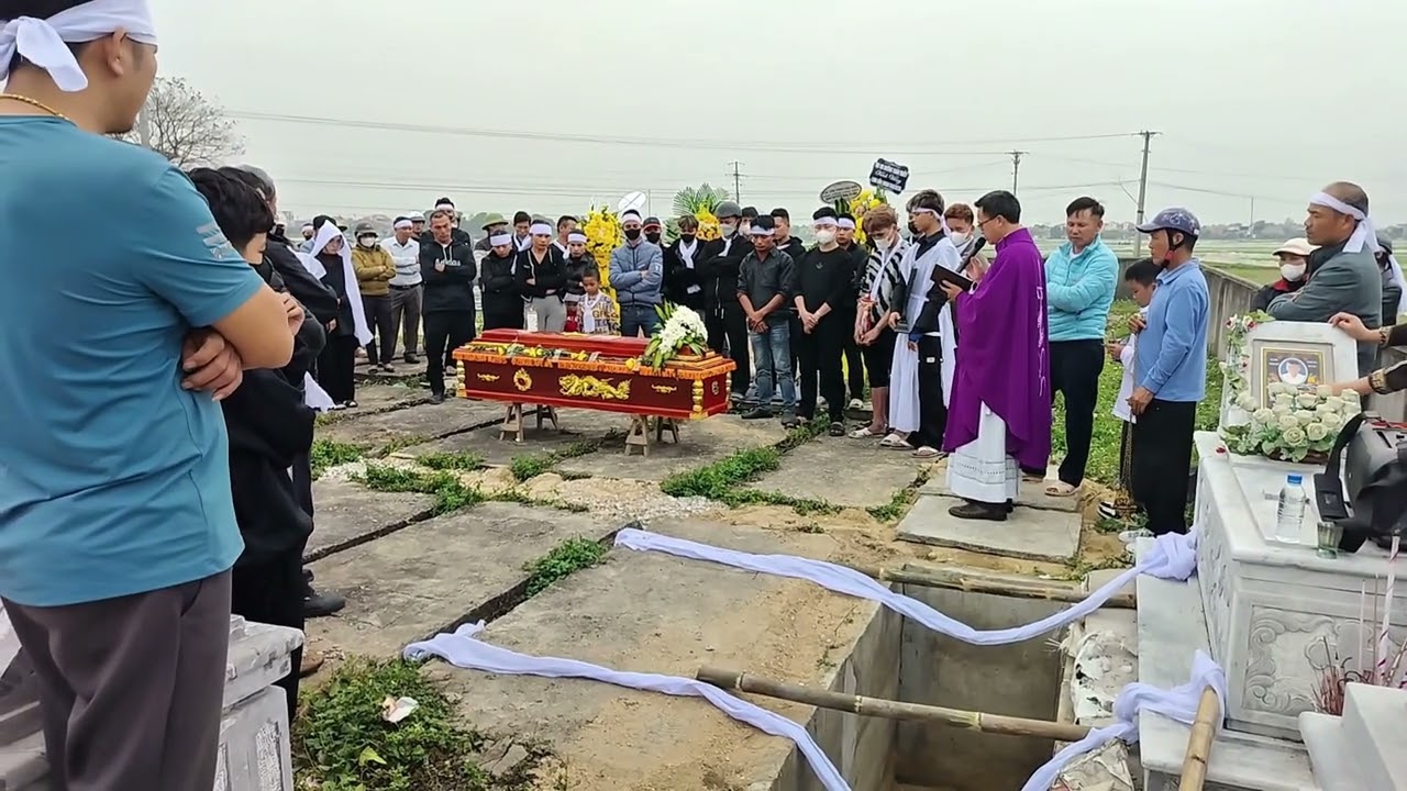 Nghi thức an Táng: anh Gio-an Baotixita Hoàng Văn Minh. Giáo xứ Tân Lập.