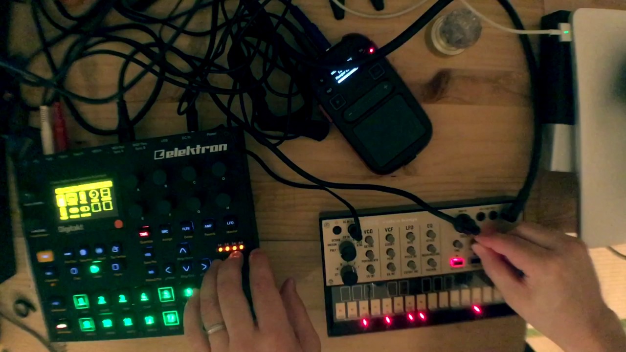 Digitakt + volca keys, Swinging House Beats Meet Dub Siren, House Siren