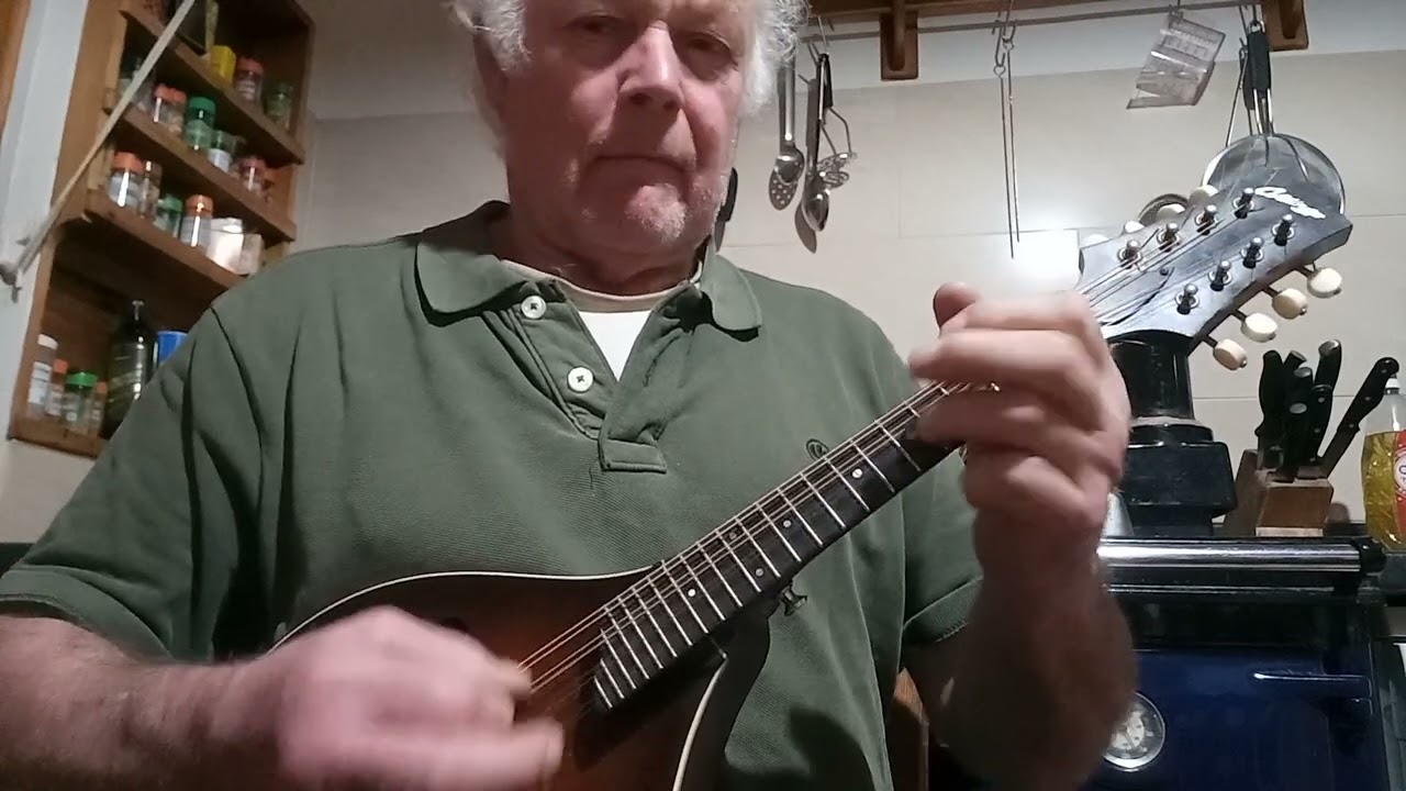 Dagger Gordon plays three Irish jigs
