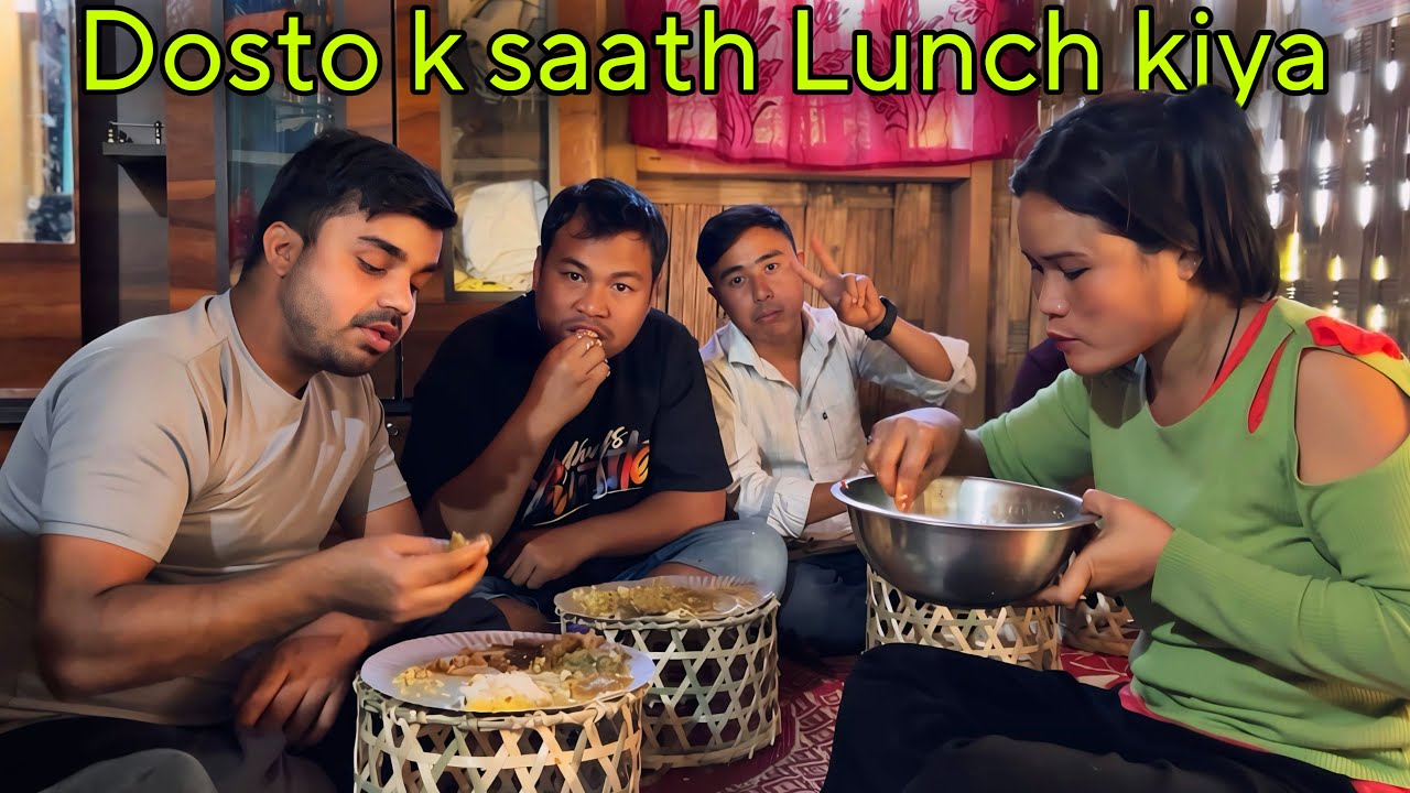 Bahut dino k baad sab Vlogger dosto k saath lunch kiya