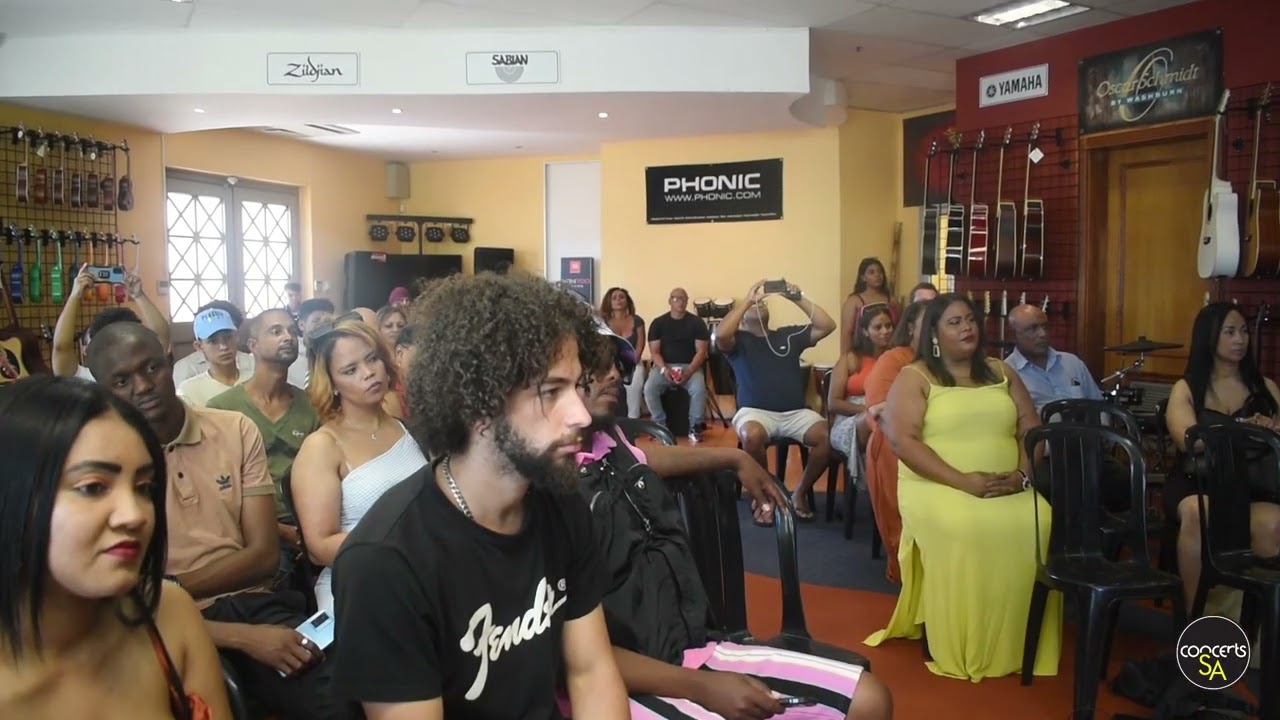 MASH UP Live at Musicians Gear Zone