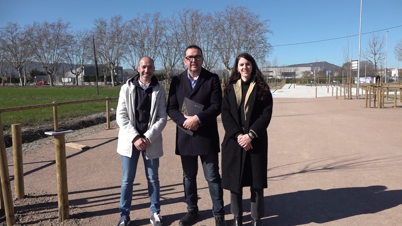 110 noves places d'aparcament gratuït al sud de Vic davant de l’Escola La Sínia