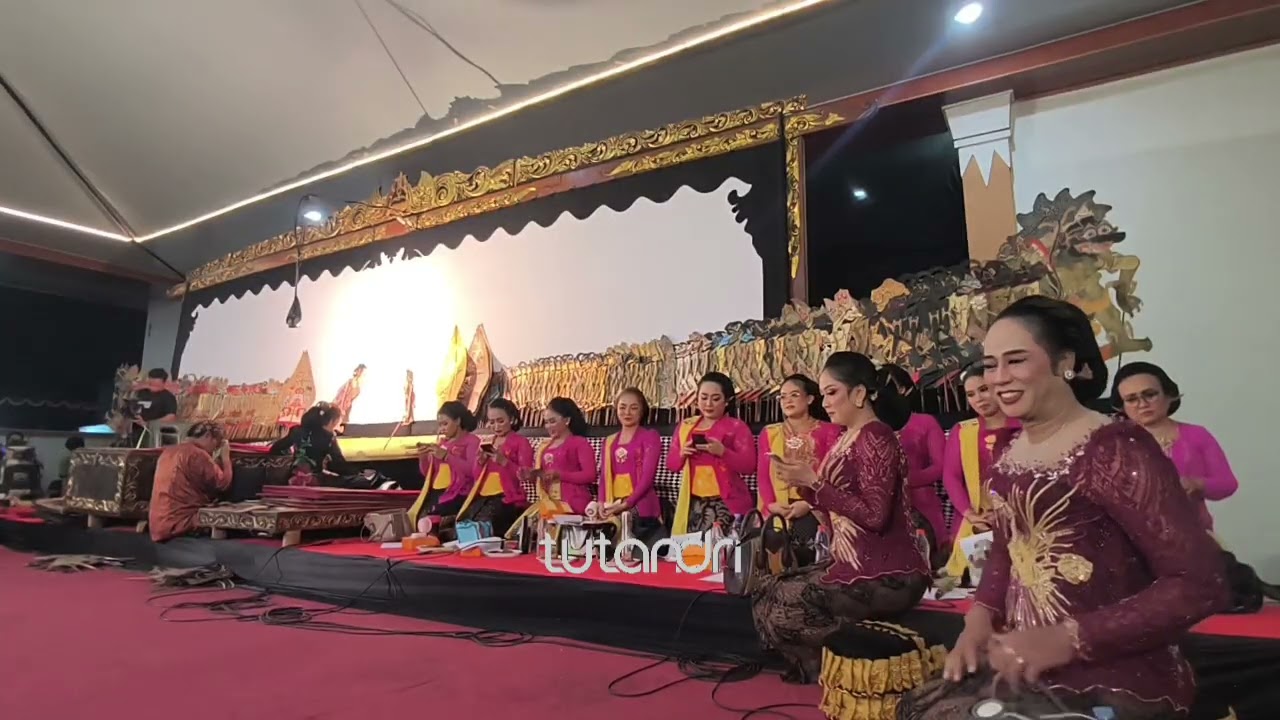 Persembahan Khusus Dalang Ni Elisha OA, Sinden Apri Mimin Beserta Wargo Laras Untuk SMKN 4 Yogya
